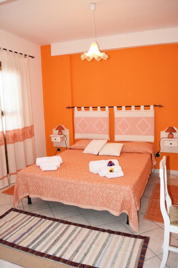 Casa Vacanza Porto Frailis già Porto Frailis B&B Àrbatax Exterior foto